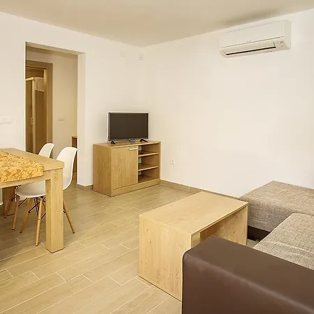 Residence Mediterraneo Baska  Exterior photo