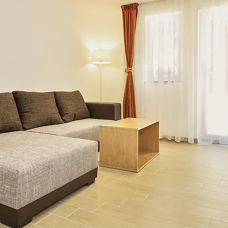 Residence Mediterraneo Baska  Exterior photo