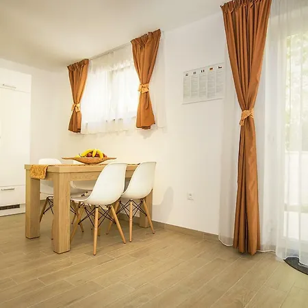 Residence Mediterraneo Baska  Exterior photo