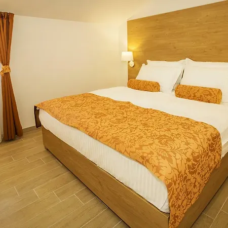 Residence Mediterraneo Baska  Exterior photo